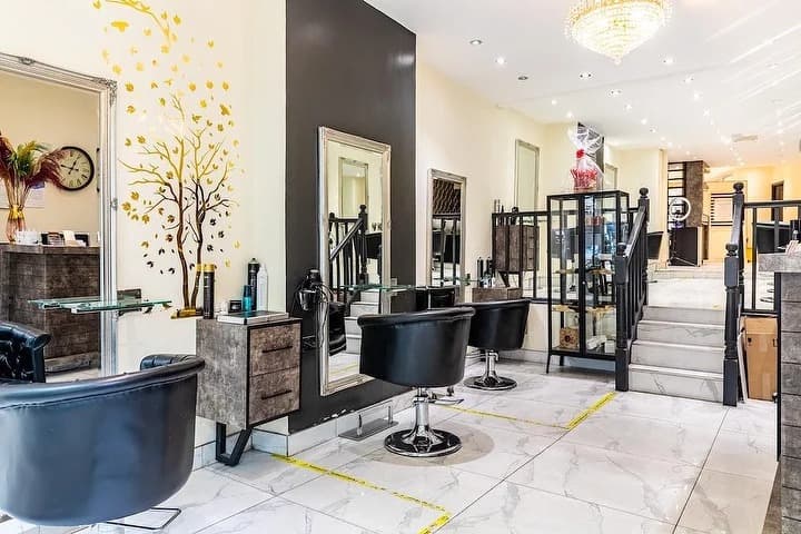 Salon atmosphere